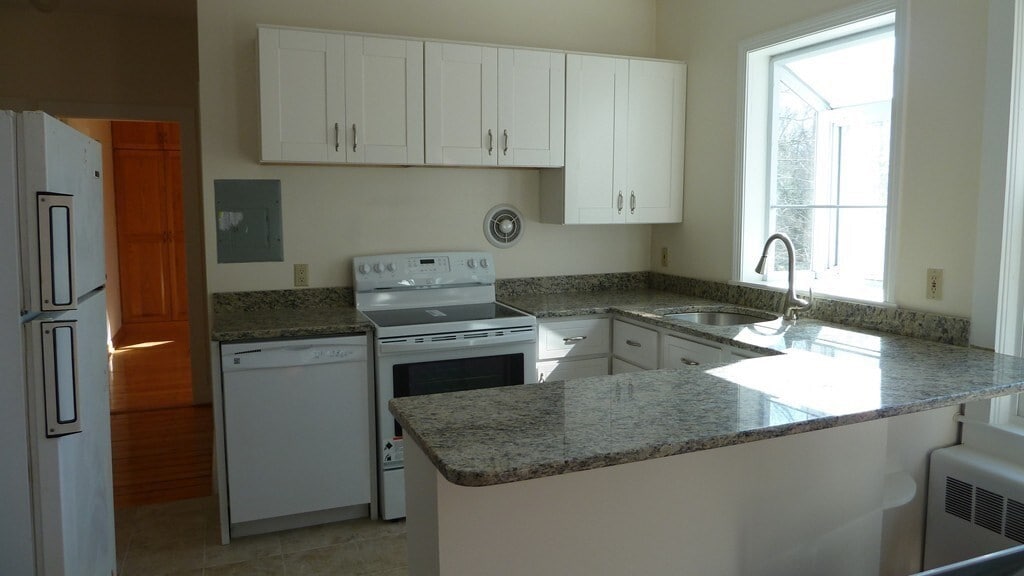 1083 Broadway, Hanover, MA 02339 Townhome Rentals in Hanover MA