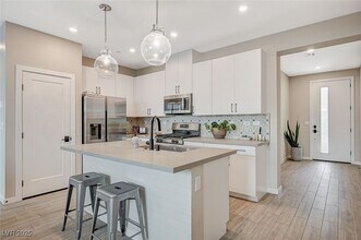 Building Photo - 9276 Desert Pearl Ave