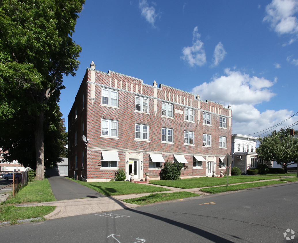 Building Photo - 49 Cedar St