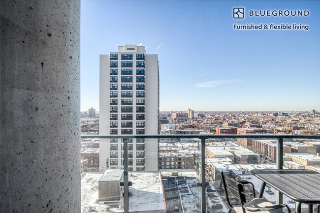 Building Photo - 450 W Belmont Ave