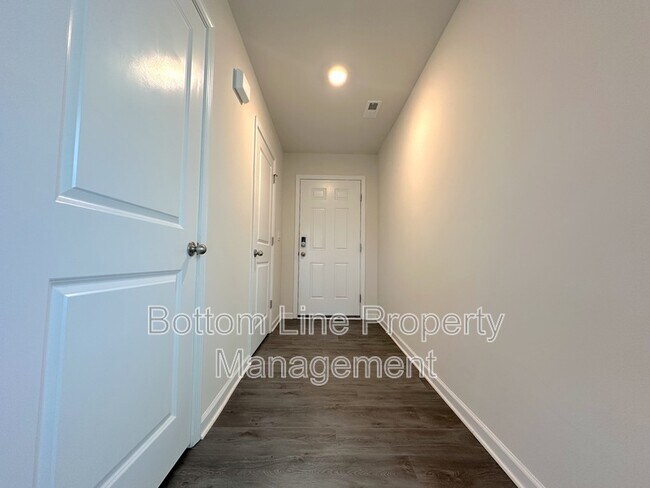 Building Photo - 2129 Allium Dr