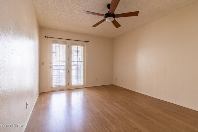 Building Photo - 1200 E River Rd