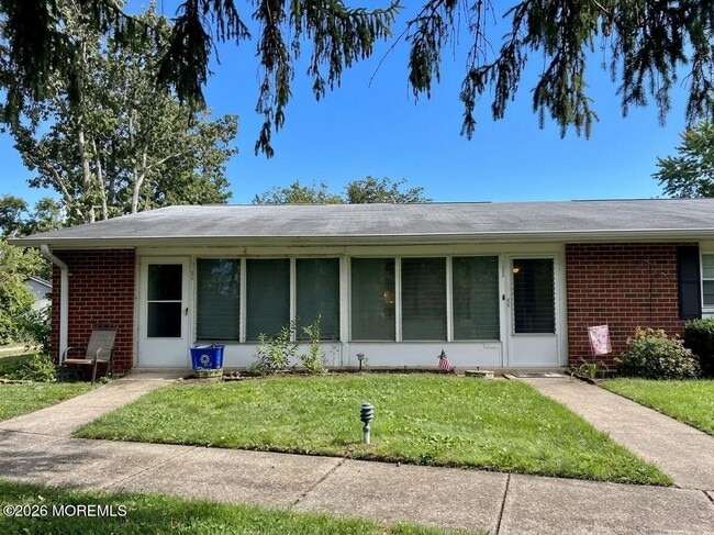Building Photo - 1192B Clydebank Ct