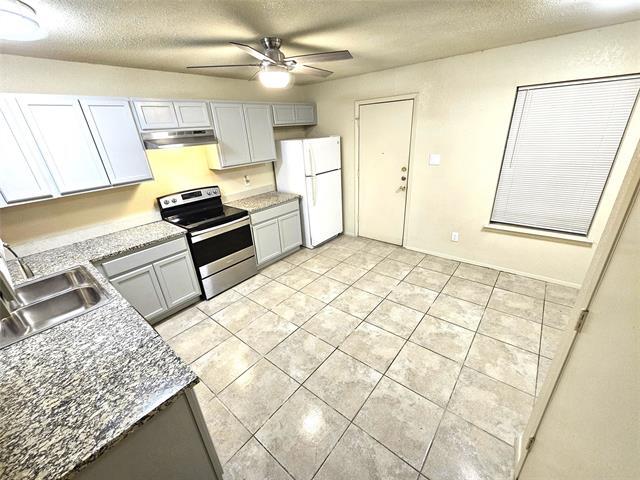 Building Photo - 724 Bluebonnet Dr