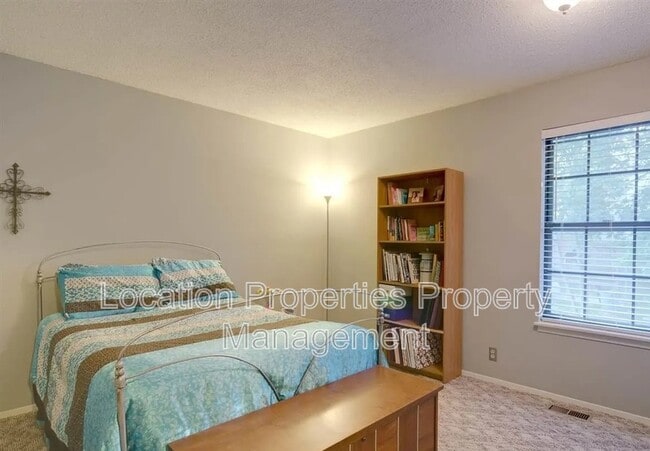 Building Photo - 2401 Sequoia Ct