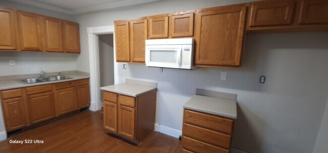 Foto del edificio - 446 Brightwood Ave