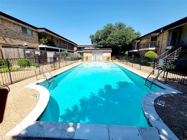 Building Photo - 10248 Regal Oaks Dr