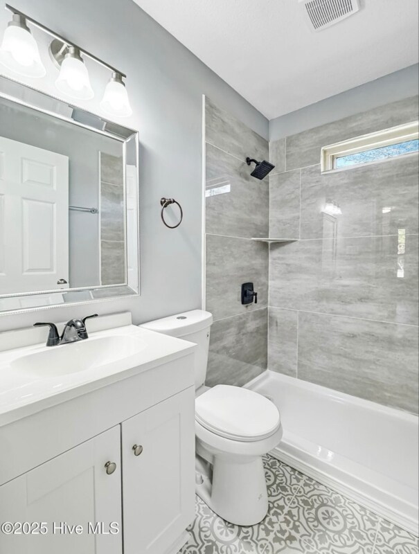 Foto del edificio - 1602 Forbes Ct