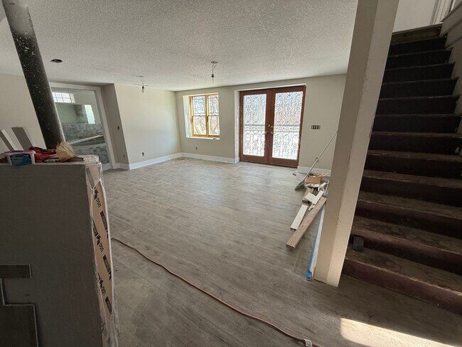 Foto del edificio - Under renovation! Glorious 4+ bed house along Wheelock.