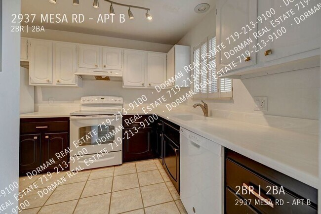 Building Photo - Two bedroom condo close to Garden of the G...