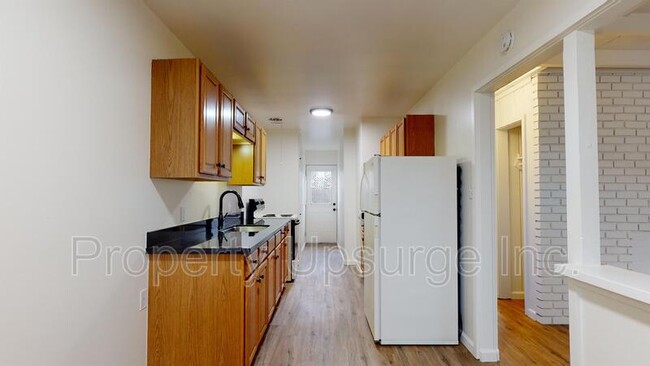 Building Photo - 1167 Orange Ave