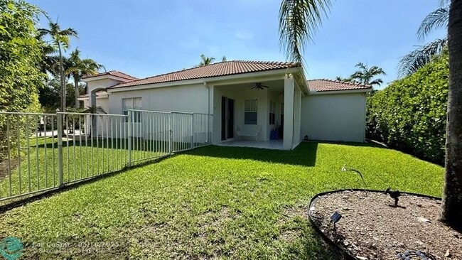 Building Photo - 522 Live Oak Ln
