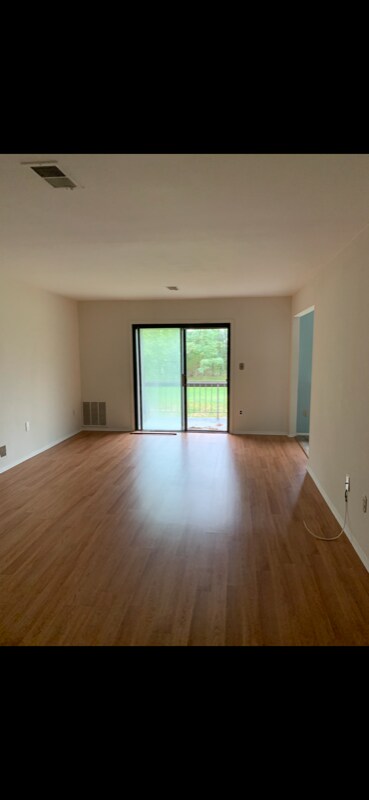 Foto del edificio - 107 Sharon Garden Ct