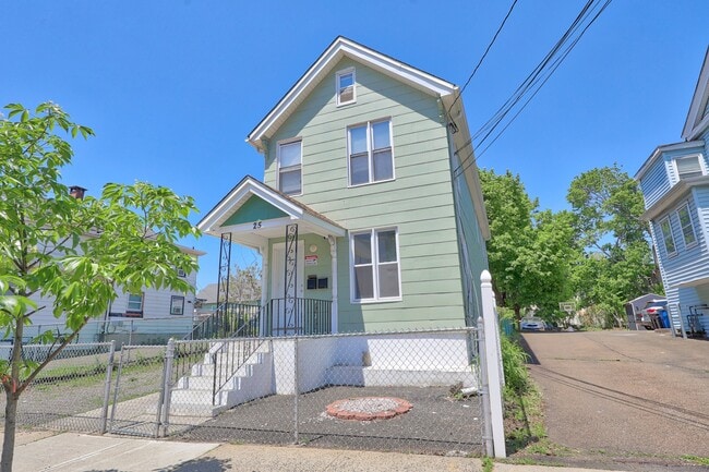 Building Photo - 25 Wolcott St