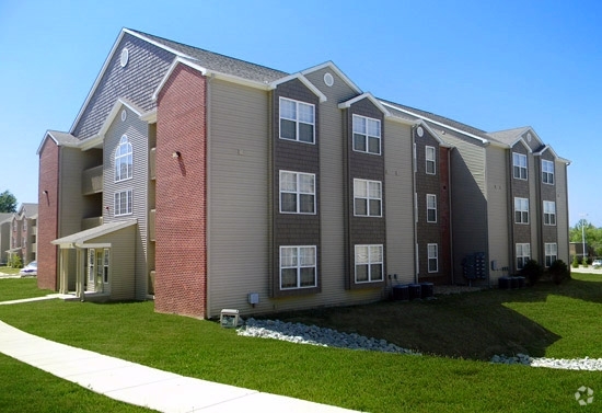 Building Photo - The Pointe at SIU