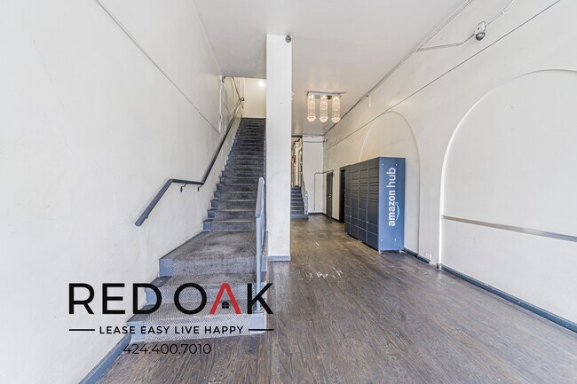 Foto del edificio - 5849 Sunset Blvd