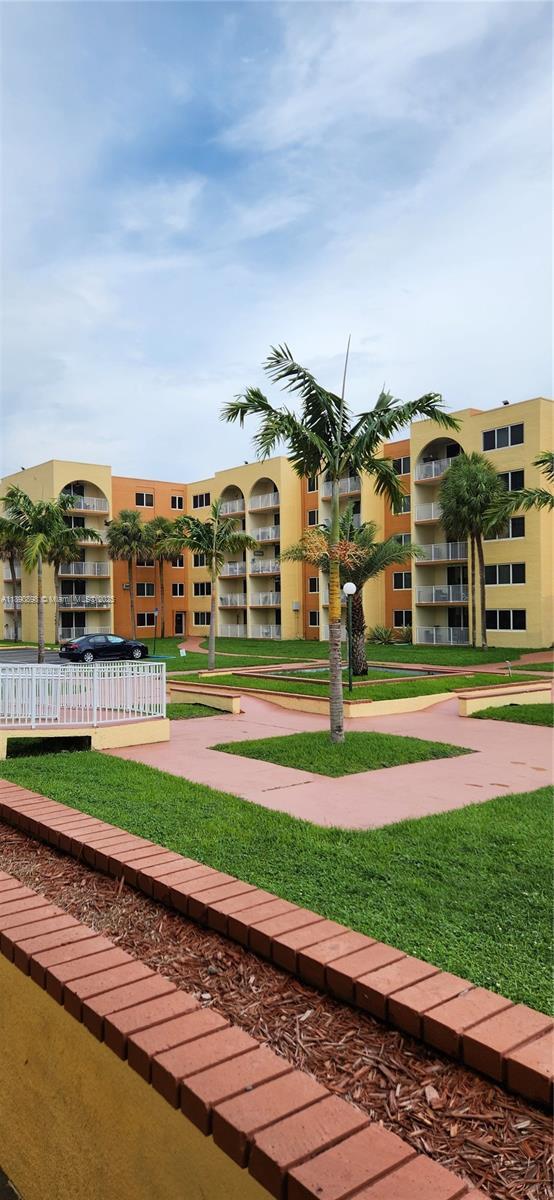Foto del edificio - 7000 NW 186th St