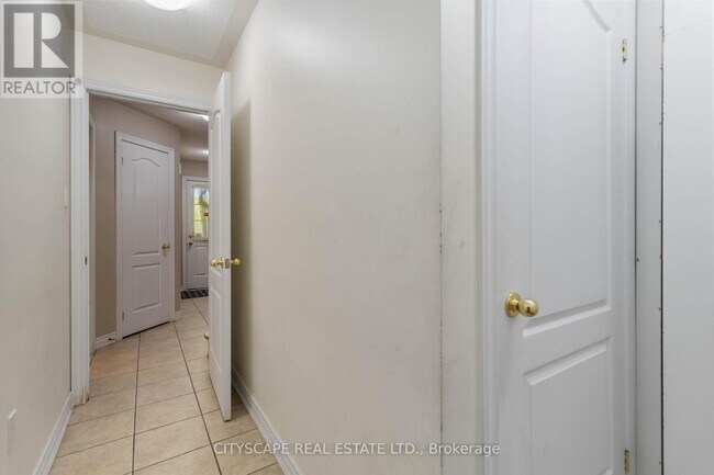 Photo du bâtiment - 40 Peach Dr