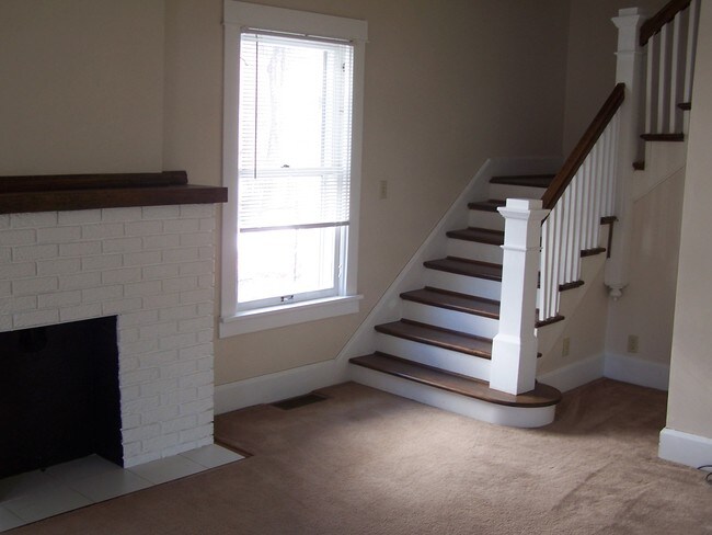 Escaleras a 2nd pies - 71 Glenwood Blvd