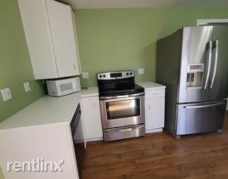 Building Photo - 3 br, 1 bath House - 110 N Forest St