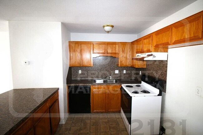 Foto del edificio - 1011 Lansberry Ct