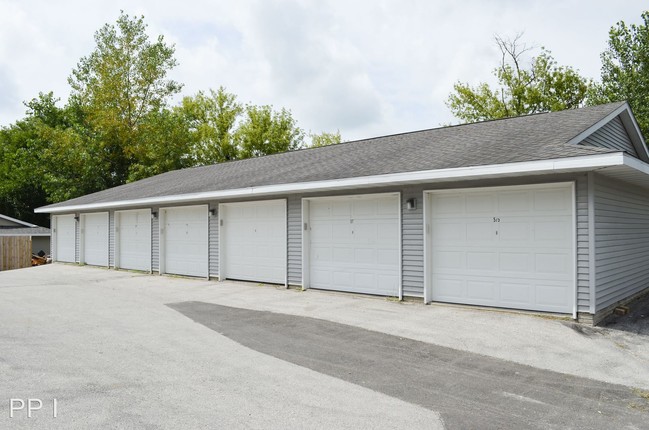 Building Photo - 531 Potter St
