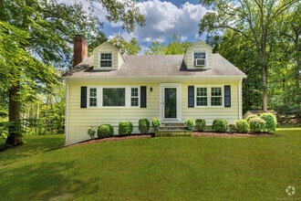 Building Photo - 61 Knollwood Dr