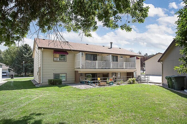 Building Photo - 324 Moccasin Trl