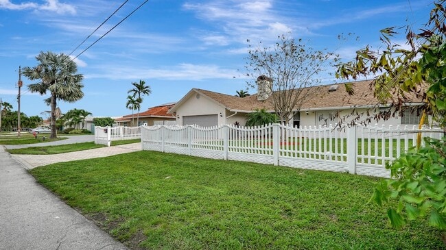 Photo - 1412 NE 53rd Ct House