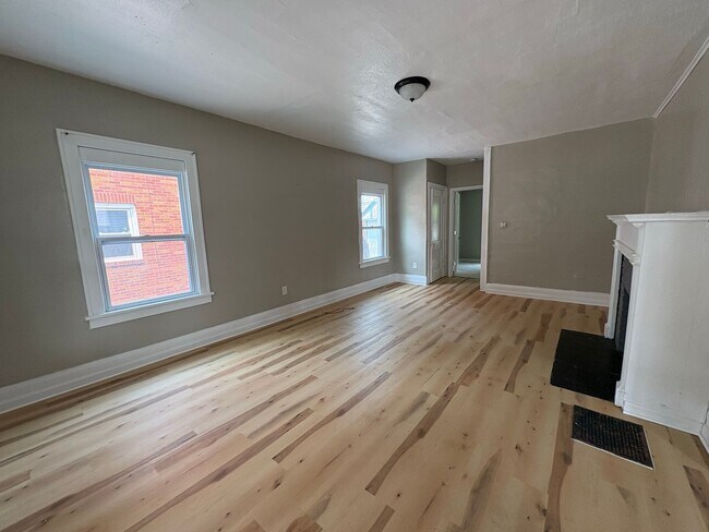 Foto del edificio - Bright & Spacious 4 Bedroom Home for Rent