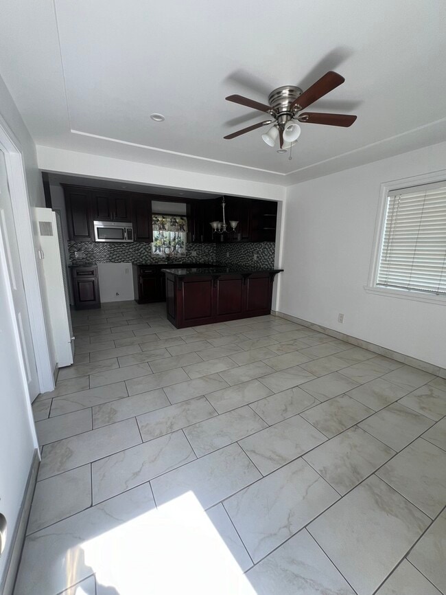 Building Photo - 1 Bedroom 1 Bathroom Apartment