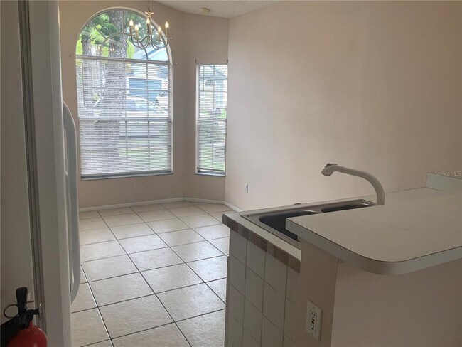 Building Photo - 1705 Chatham Cir