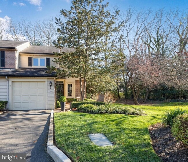 Building Photo - 70 Sutphin Pnes