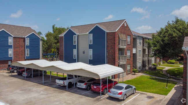Exterior - Sawgrass Apartments