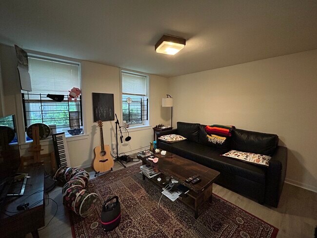 Foto del edificio - 3144 N Southport Ave