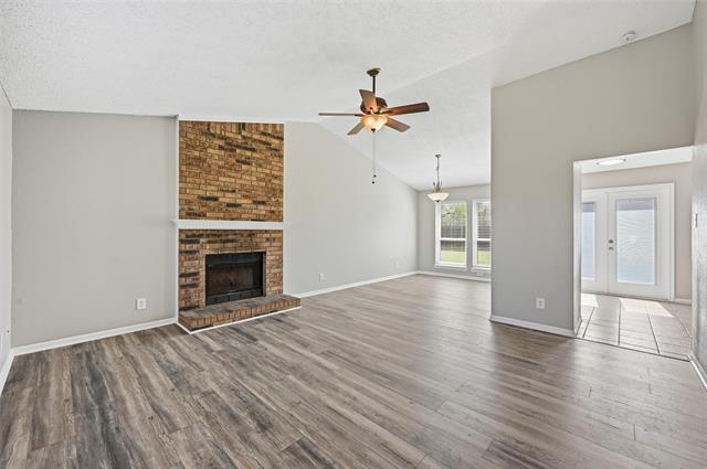 Foto del edificio - 935 Mapleleaf Ln