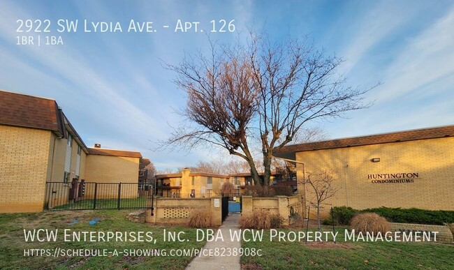 Building Photo - Huntington Condominiums, ground level, imm...