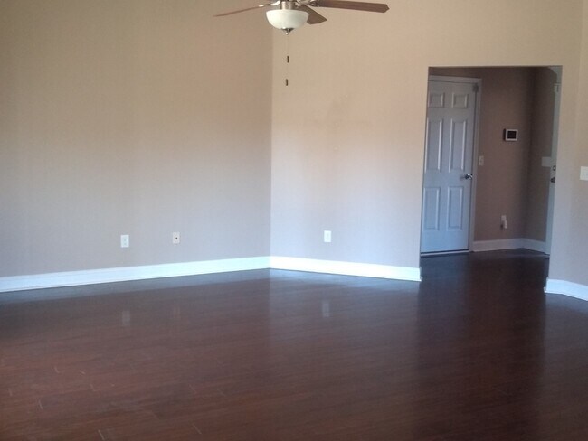 Foto del edificio - 163 Grandview Dr