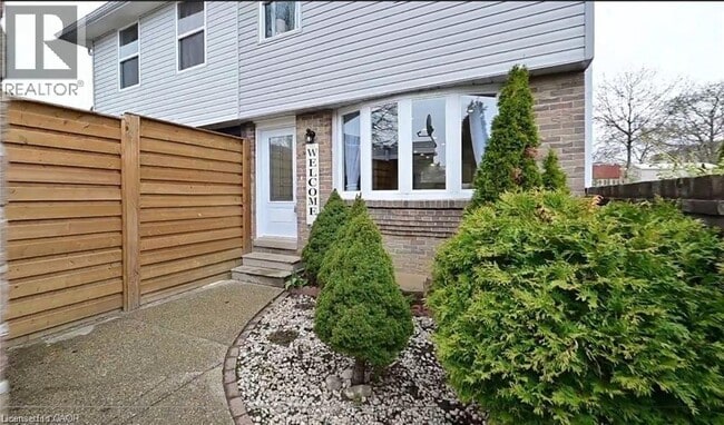 Building Photo - 150 Overlea Dr