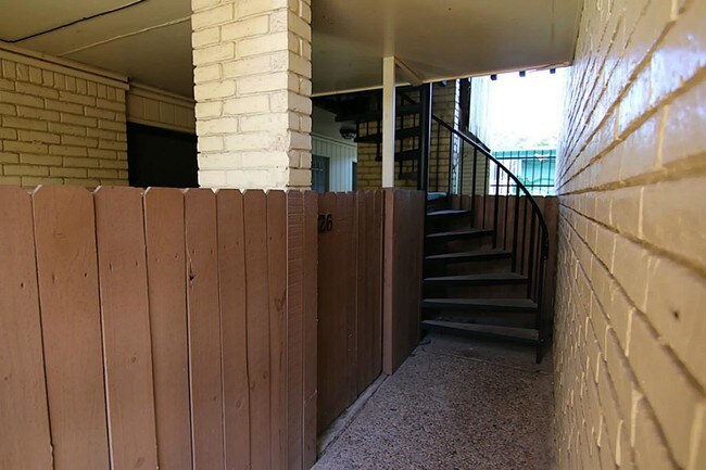 Building Photo - 7714 Renwick Dr