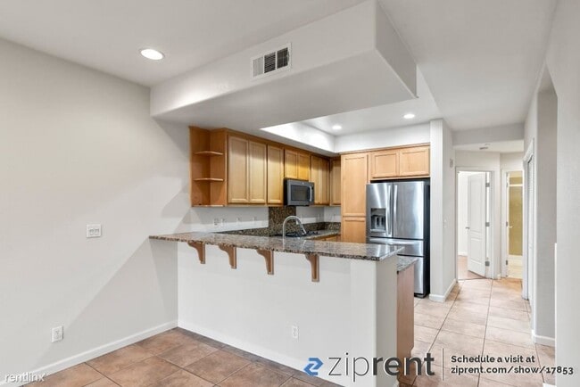 Building Photo - 3 br, 3 bath Townhome - 2112 Sheffield Dri...