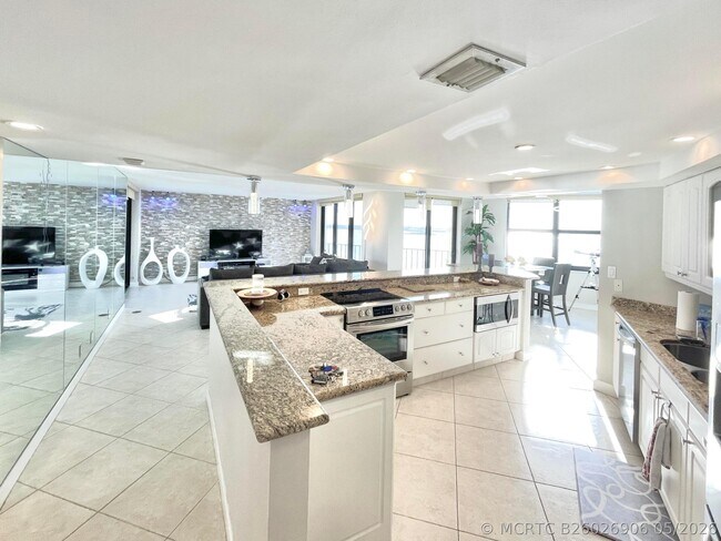 Foto del edificio - 5420 N Ocean Dr