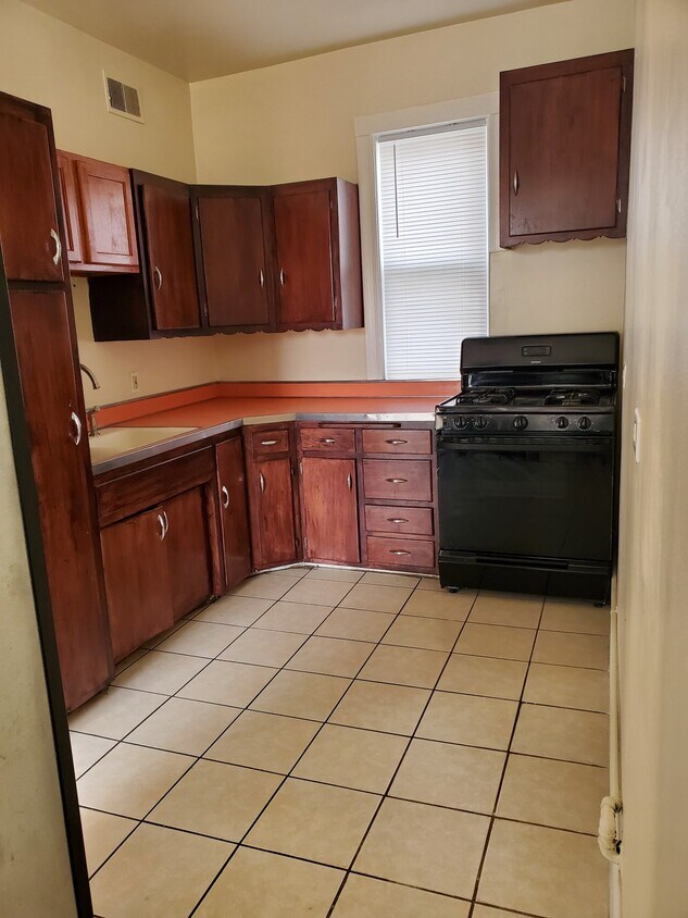 Primary Photo - 2039 W 95th St