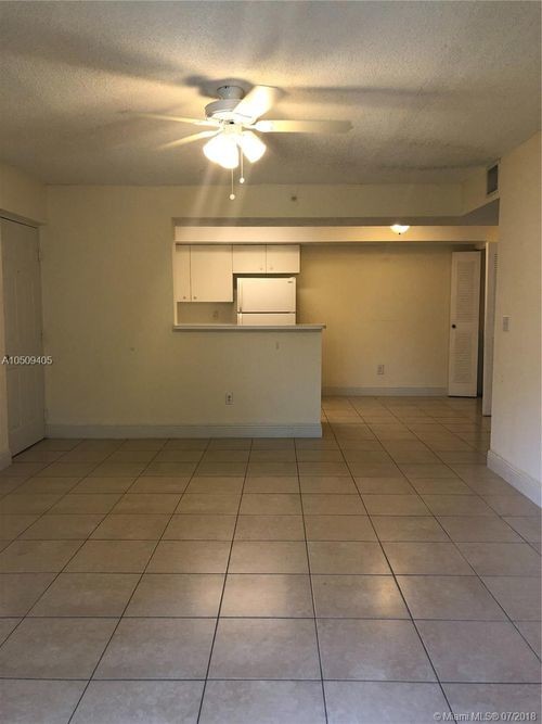 Foto del edificio - 5560 NW 61st St
