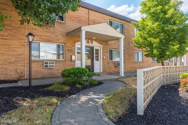 Building Photo - 1336 Hird Ave
