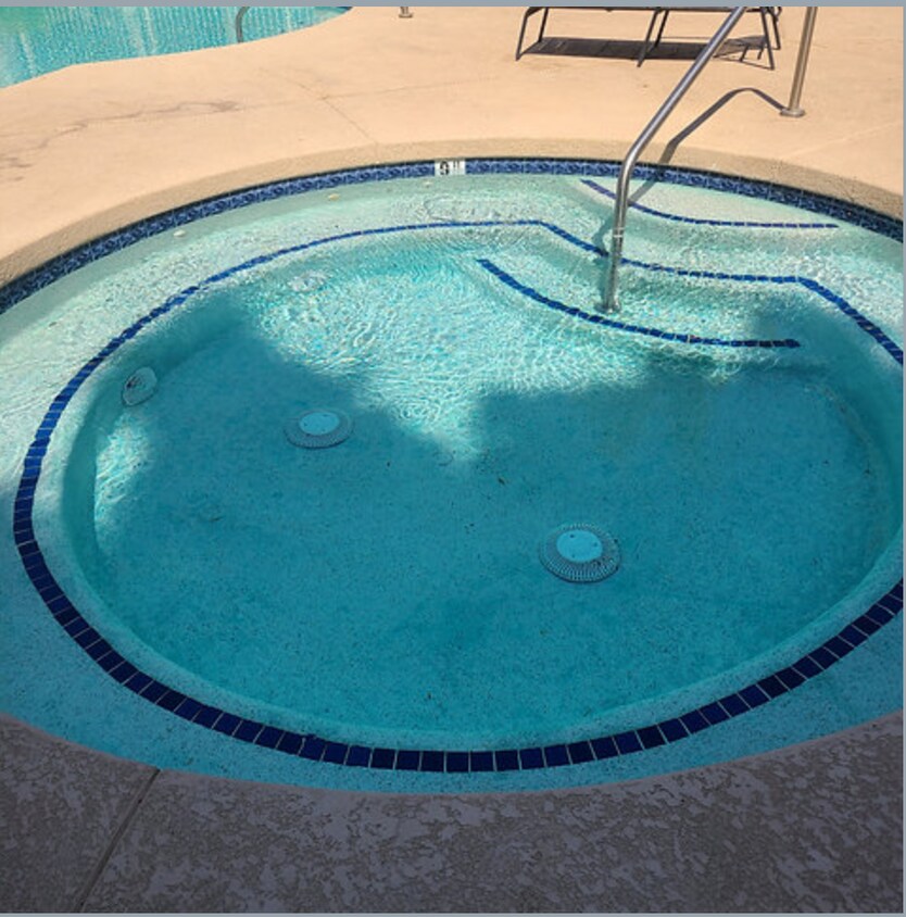 Foto del edificio - 700 W University Dr