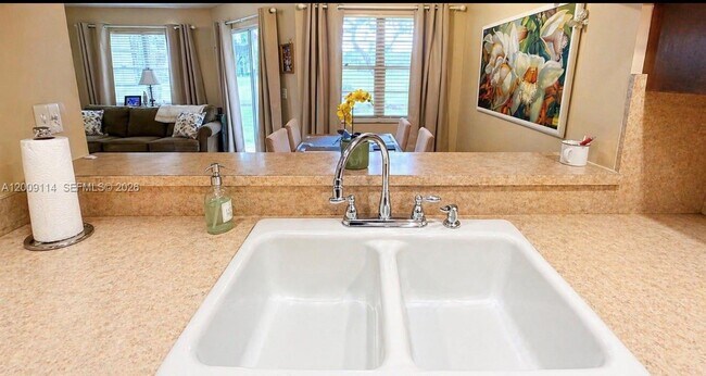 Foto del edificio - 12800 SW 7th Ct