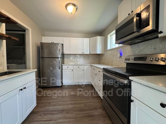 Foto del edificio - 10762 NE Prescott St