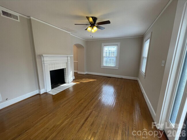 Foto del edificio - 611 E Cannon Ave