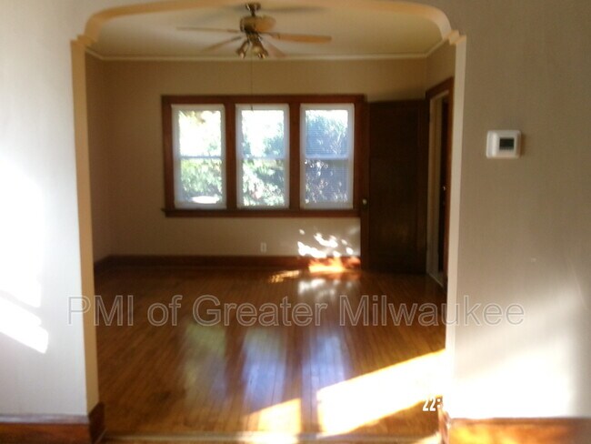Foto del edificio - 2762 N 76th St